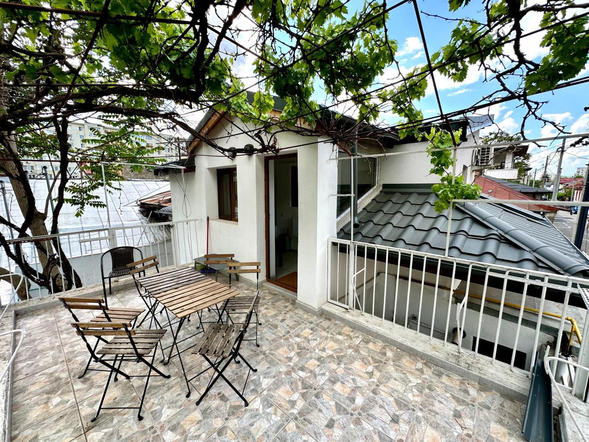 Interbelic House With Courtyard And Terrace Villa Bukarest Eksteriør billede
